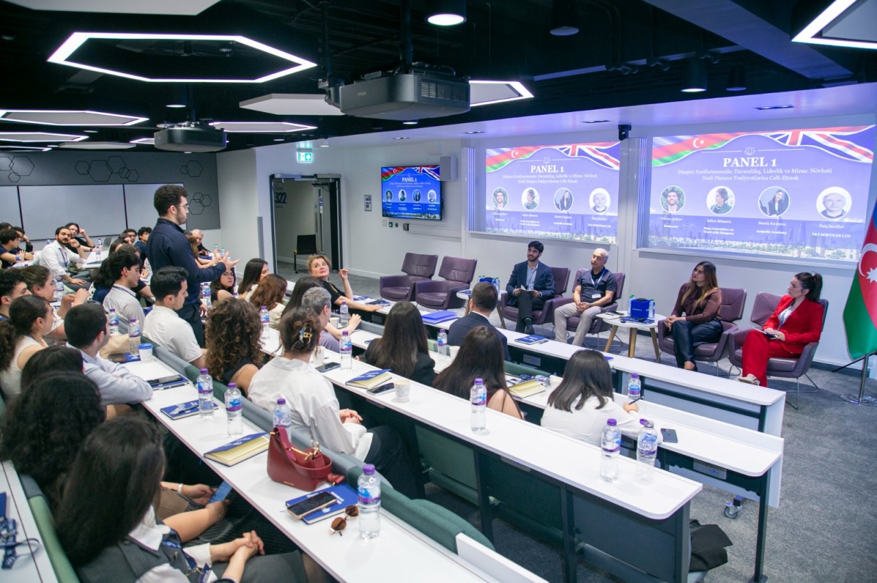 Fuad Muradov Londonda forumda iştirak edib  - FOTOLAR
